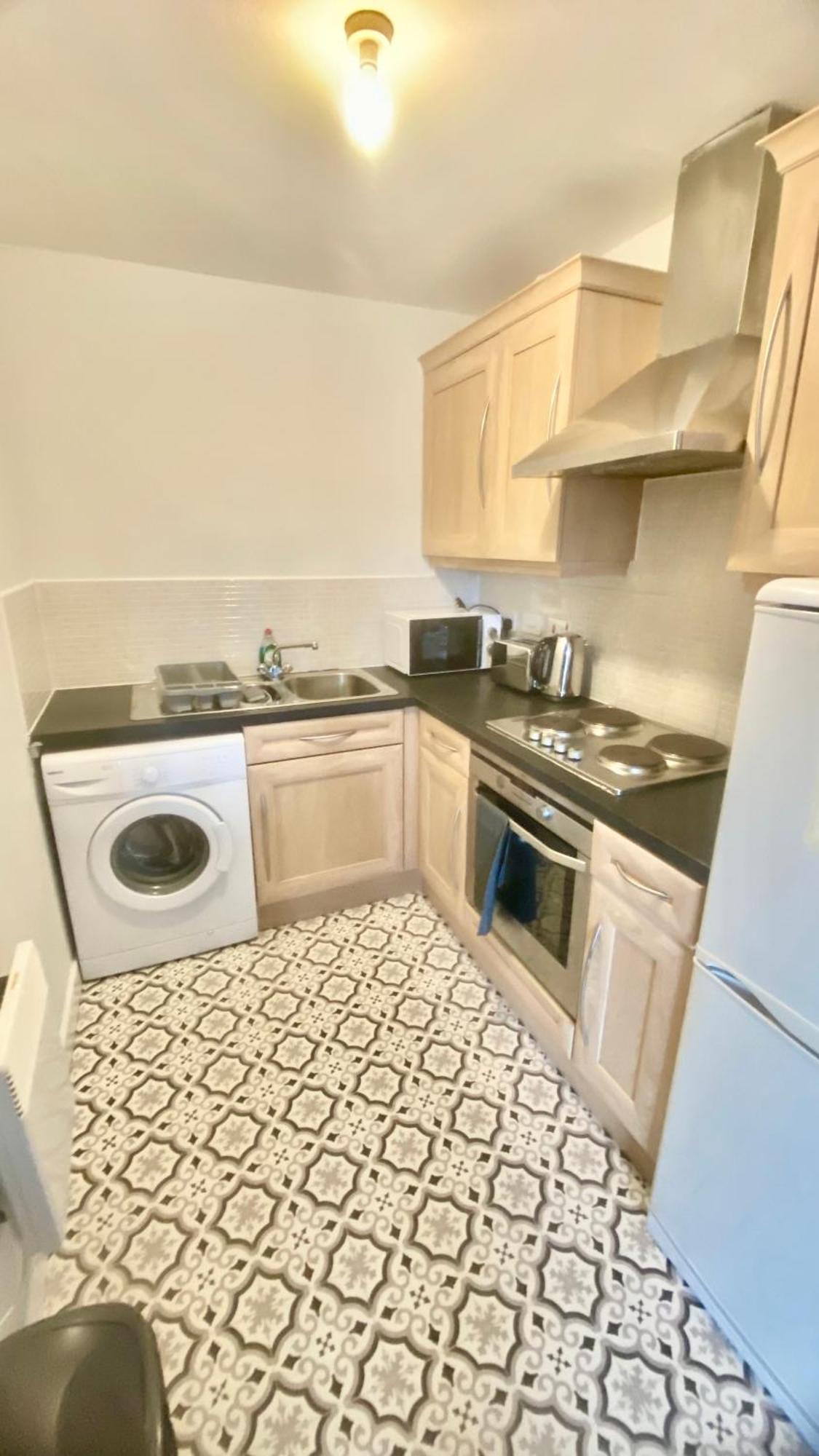 Spacious 1 Bedroom Apartment In Wigan Shevington 외부 사진