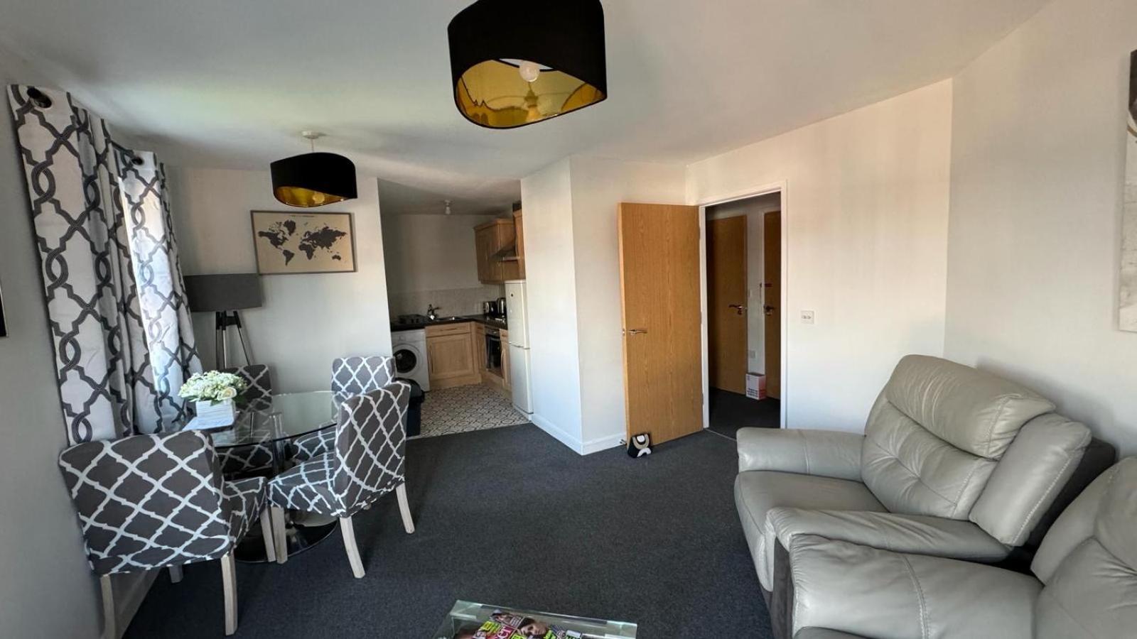 Spacious 1 Bedroom Apartment In Wigan Shevington 외부 사진