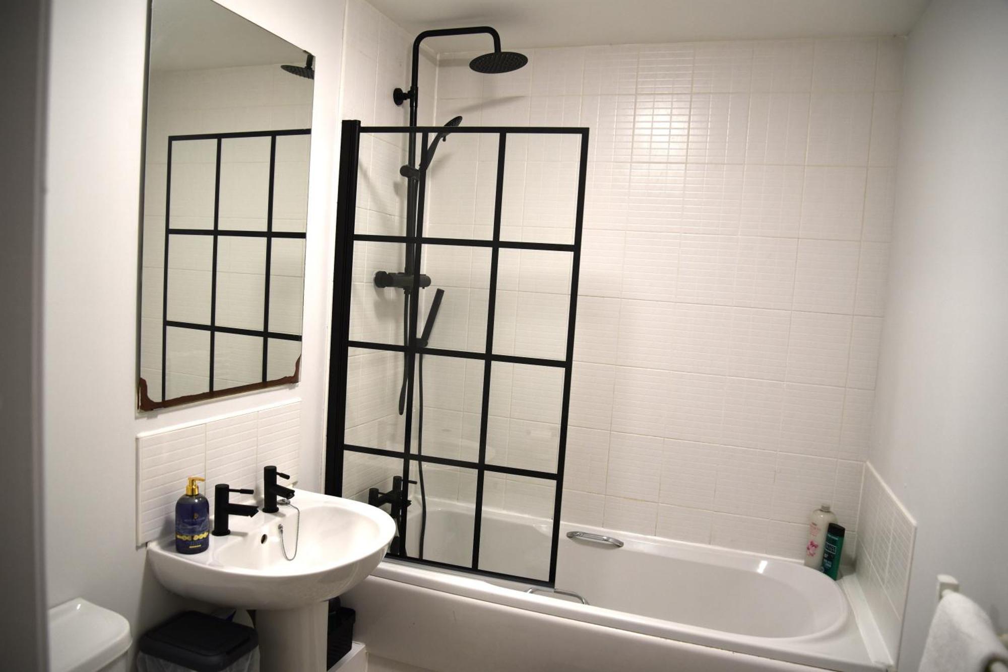 Spacious 1 Bedroom Apartment In Wigan Shevington 외부 사진